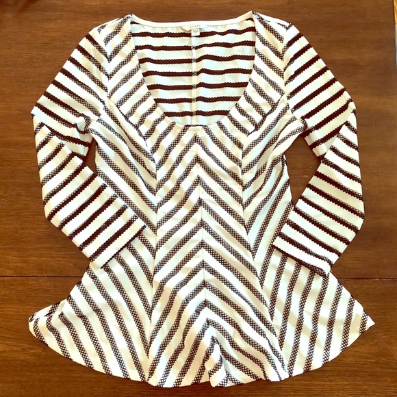 Guess Black & White Peplum Top - Picture 1 of 2